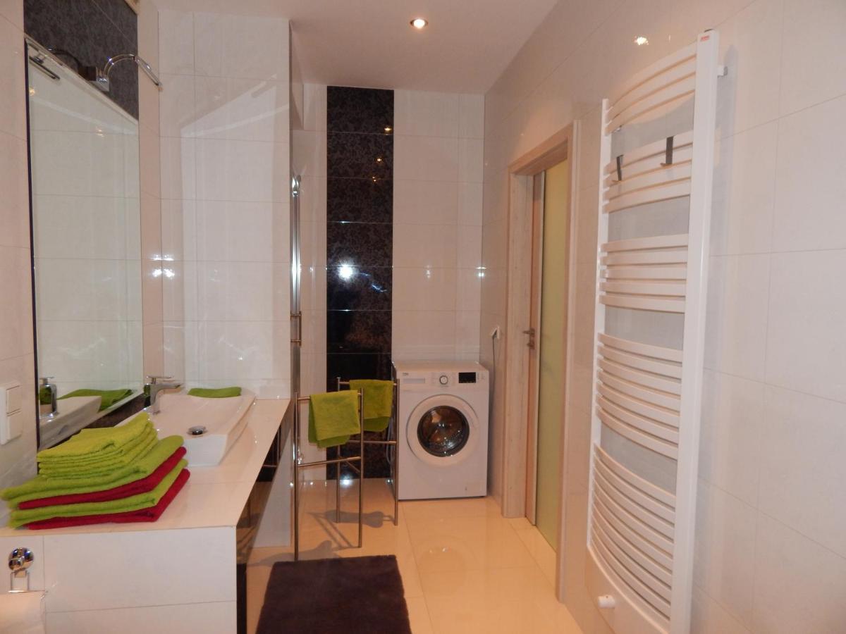Ajk Apartament W Sea Towers Gdynia Exterior photo